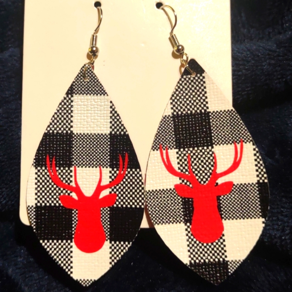 Womens Light Weight Faux Leather Dangle Earrings Black And White Plaid W/Deer